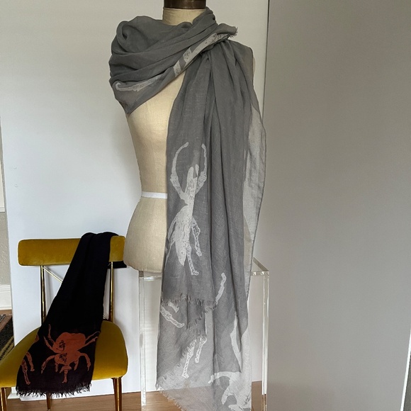 India Hicks Beetle Scarf Wrap in Grey - Picture 4 of 7